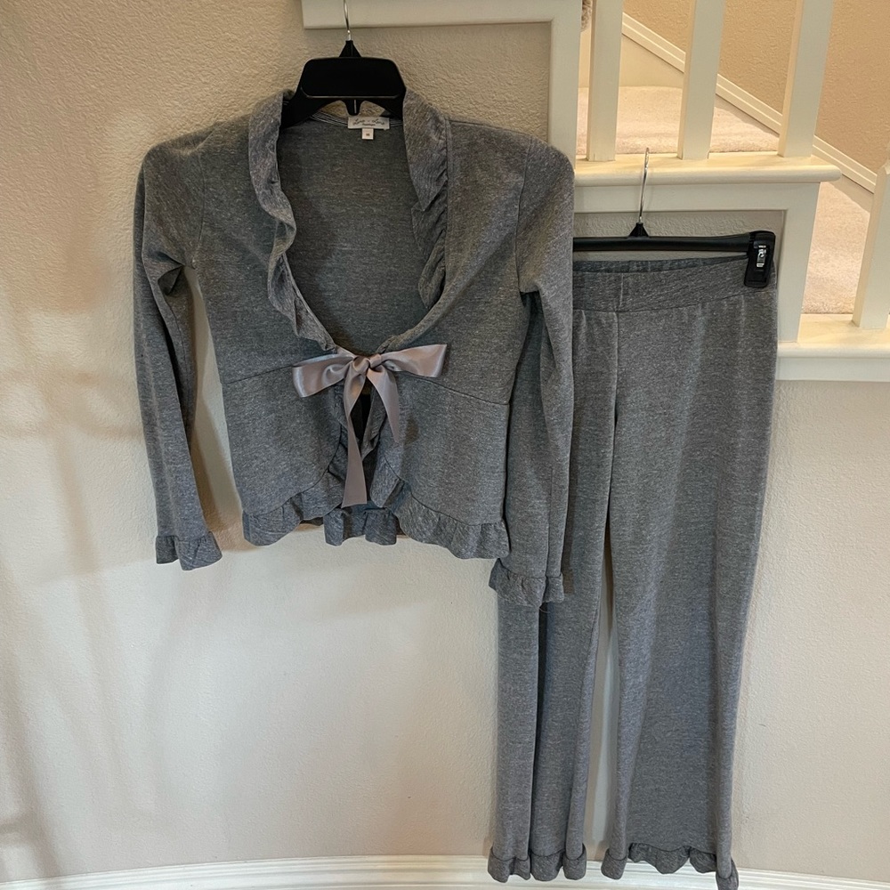 Girls Gray Ruffle Knit Matching Set with Ribbon Tie